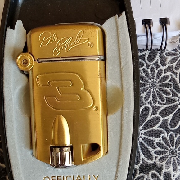 Zippo - Picture 2 of 8